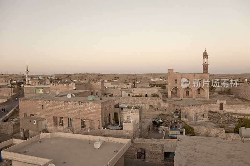 三月加布里埃尔修道院之间的传统房屋在土耳其midyat mardin